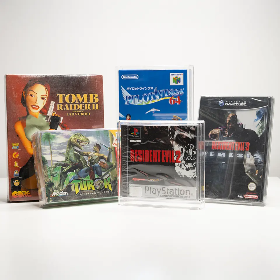 Verschweißte Original-Videospiele der 90er Jahre, darunter Tomb Raider, Turok und Resident Evil
